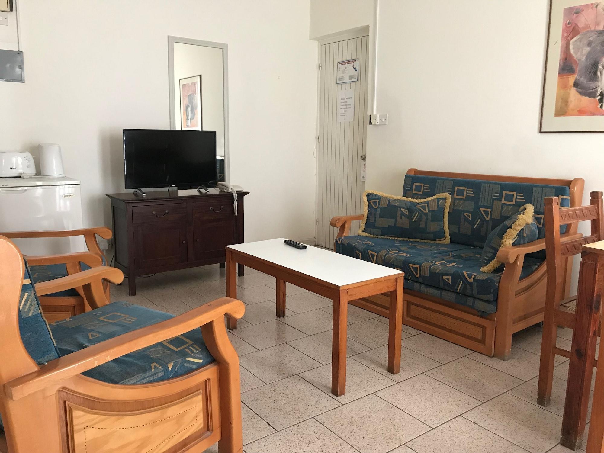 Daphne Hotel Apartments (Adults Only) Paphos Exterior photo