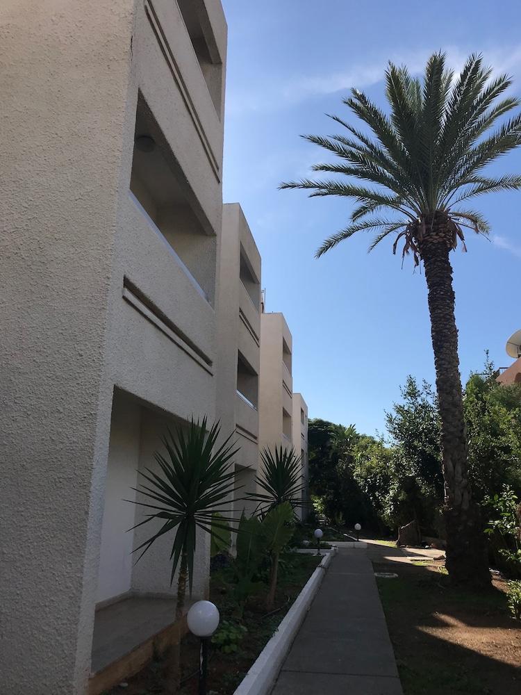 Daphne Hotel Apartments (Adults Only) Paphos Exterior photo